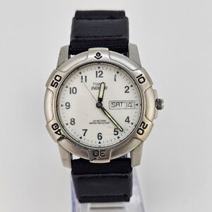 VTG Timex Men's Watch 38MM New Black Nylon Bands New Battery LIGHT NOT WORKING